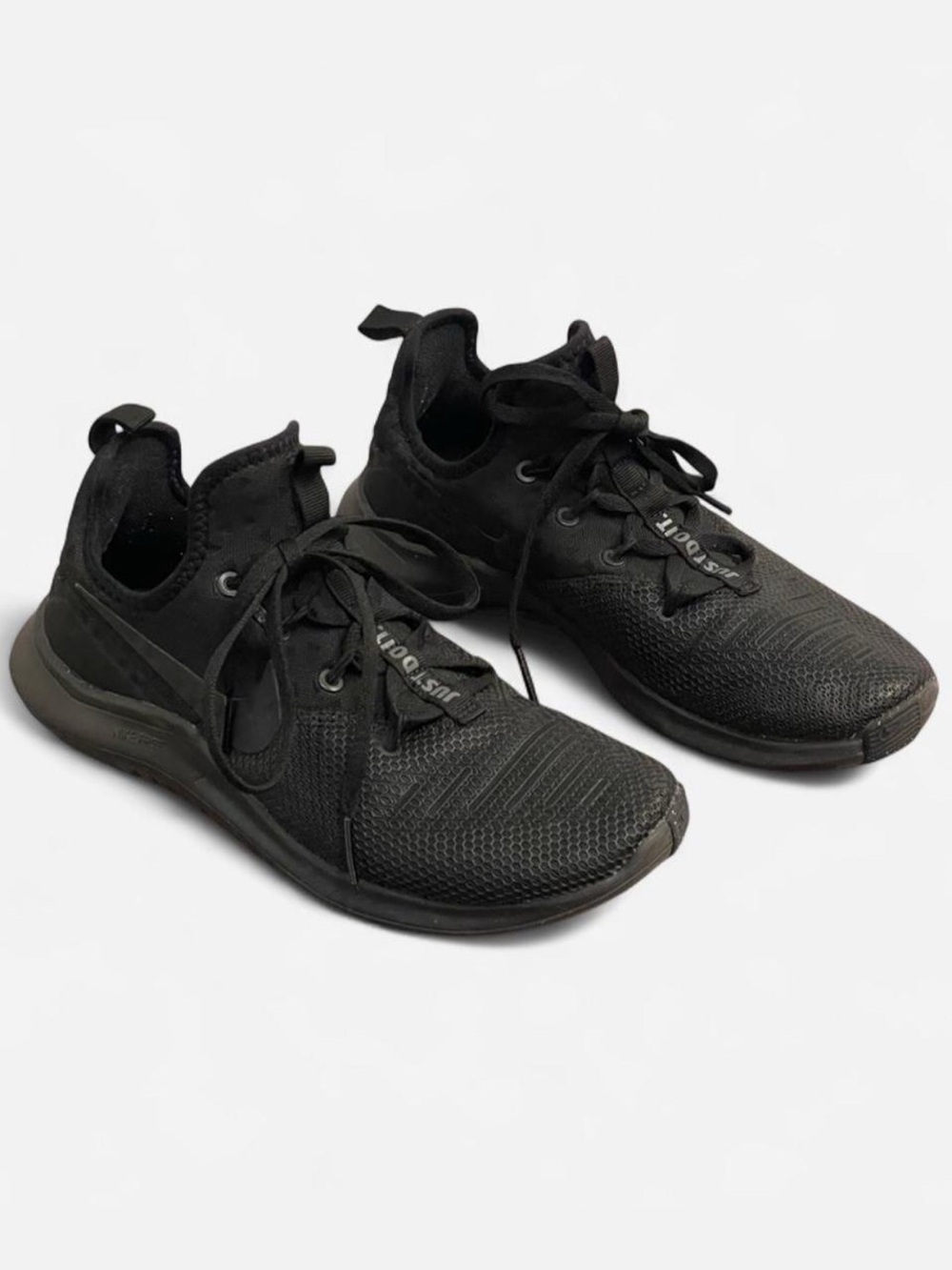 Nike Women's Free TR 8 training sneakers, Triple Black